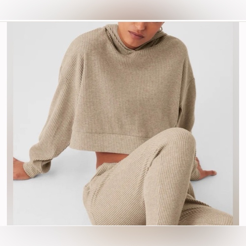 ALO muse hoodie. Gravel heather. Size M Still on website! - Picture 2 of 6